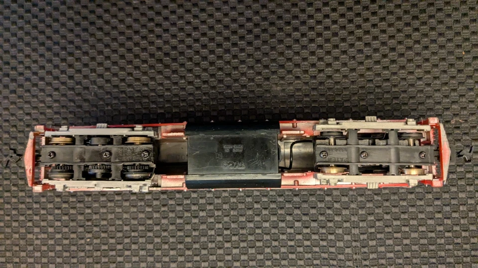 Tyco HO Alco 430 diesel, Silver Streak #4301, Runs/pulls great. New hand rails. - Image 4 of 4