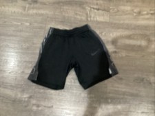 NIKE Dri-Fit Black Shorts Youth Medium