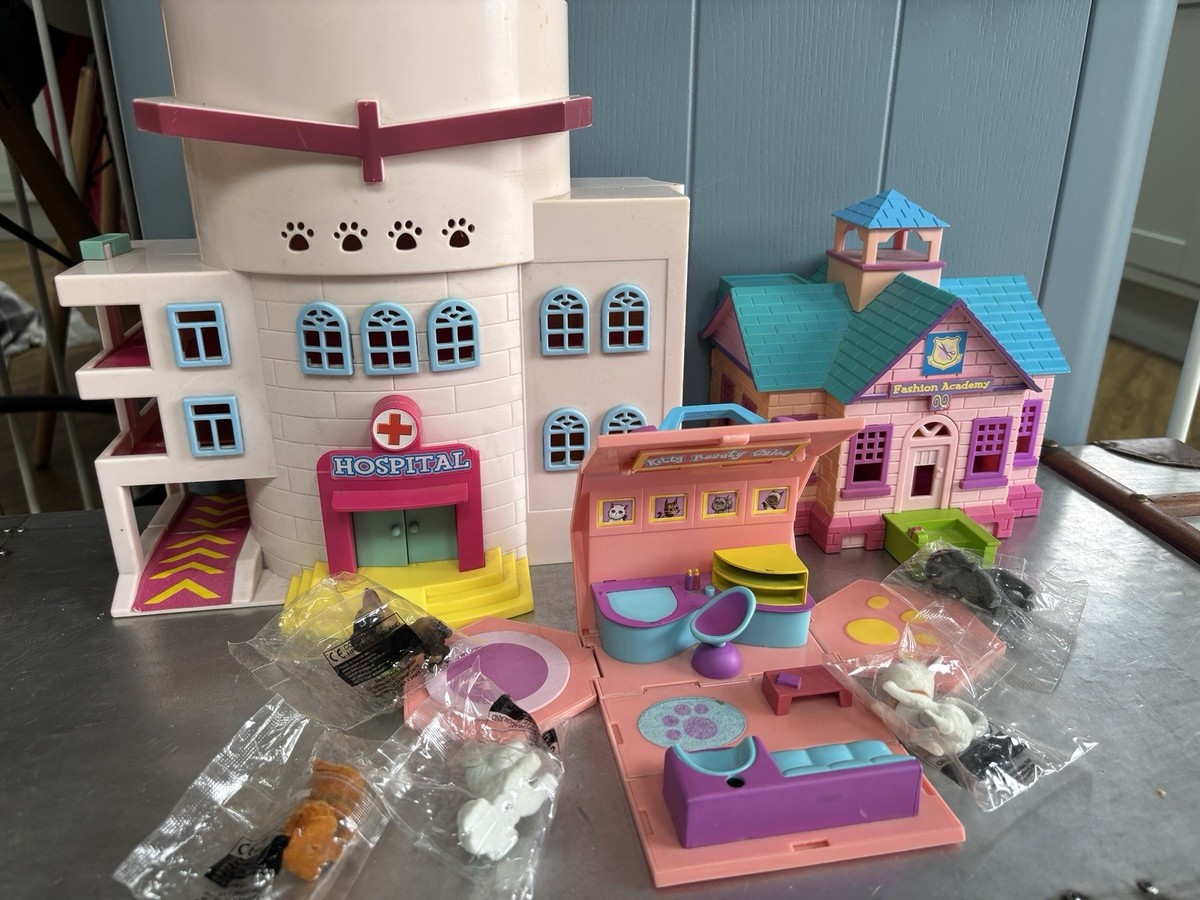 Puppy Kitty In My Pocket Bundle Buildings Hospital Fashion Corinthian  Figures