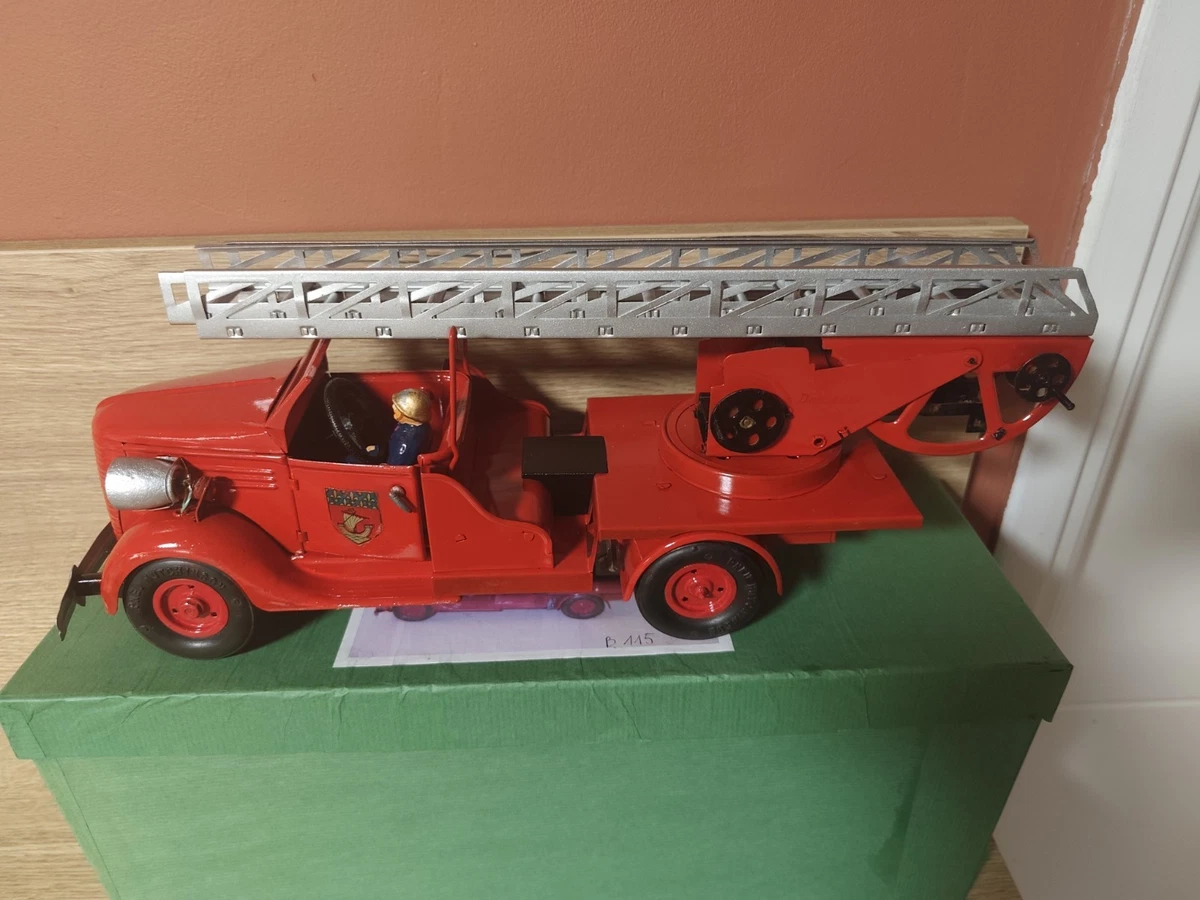 Ancien Jouet Pompier Wells - Camion De Pompiers Miniature Vers 1930