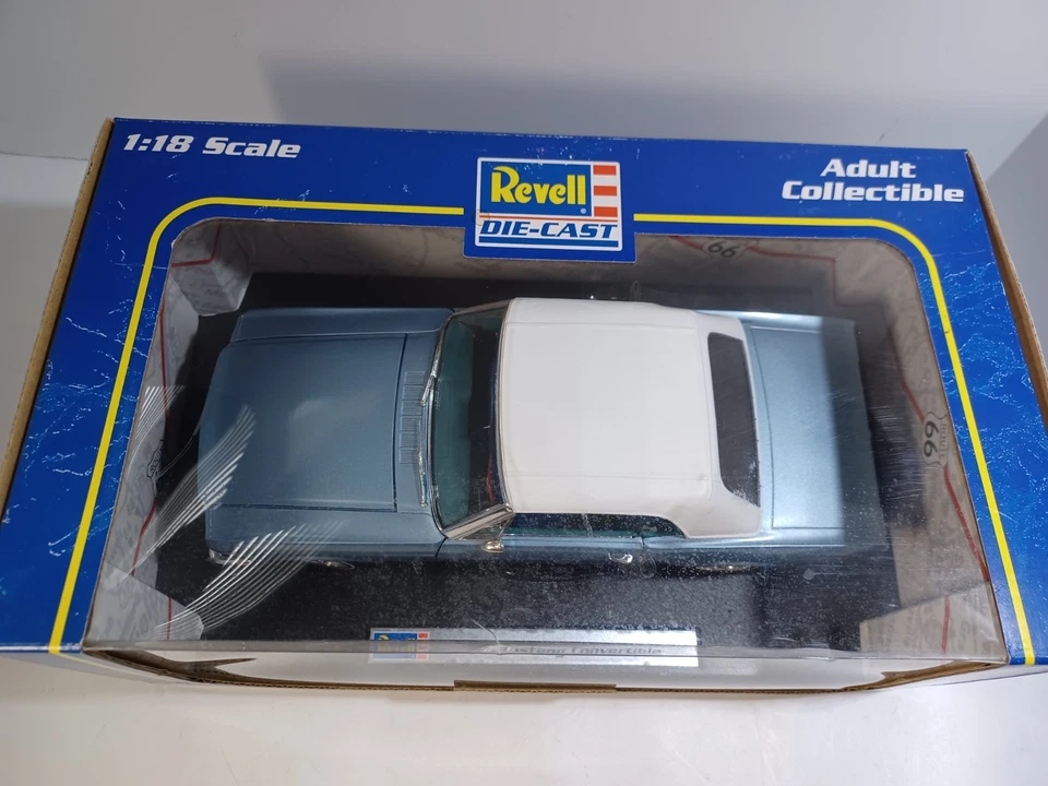 1/18 1965 Ford Mustang convertible Blue Revell Muscle Car NEW - Image 2 of 4