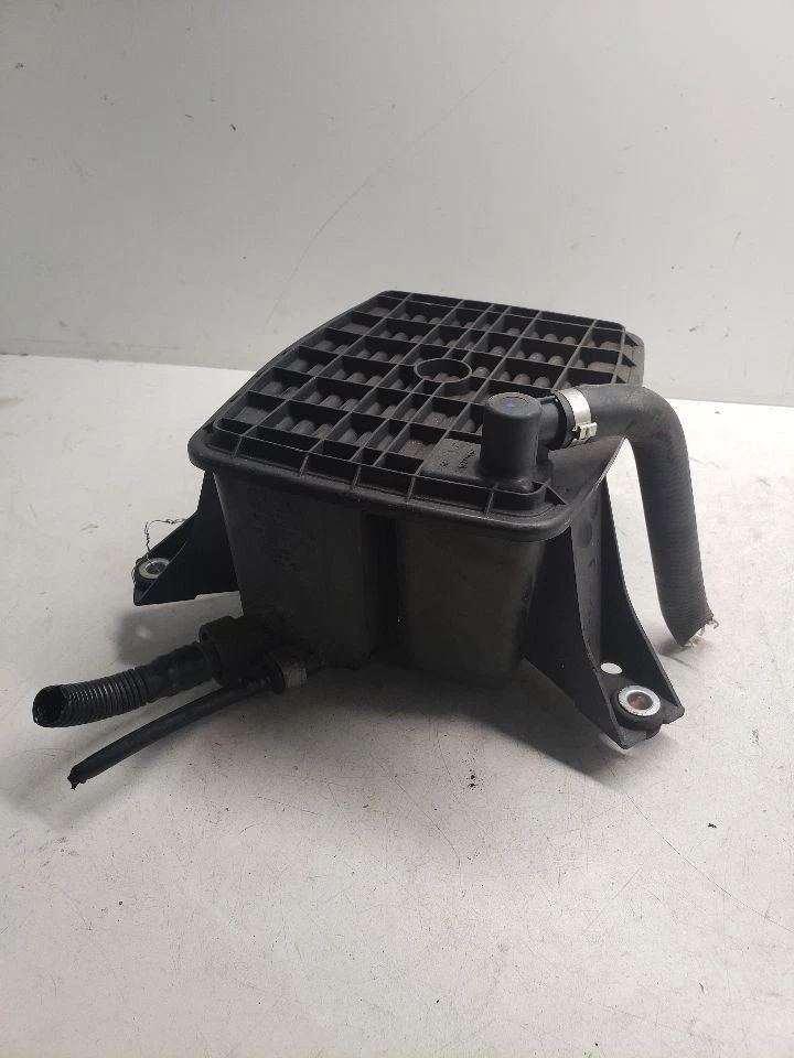 A4 AUDI   2008 Fuel Vapor Canister 1411637 - Image 2 of 4