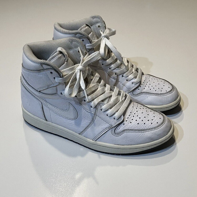 2017 Nike Air Jordan 1 Retro 1 High OG Size 9 White