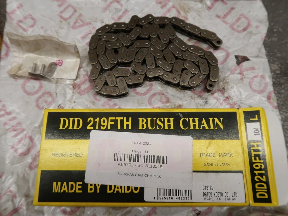 Cadena de leva DID (dividida) y bujías Kawasaki ZX-7R Ninja (ZX750P) 1996-2003 Foto 3 de 4