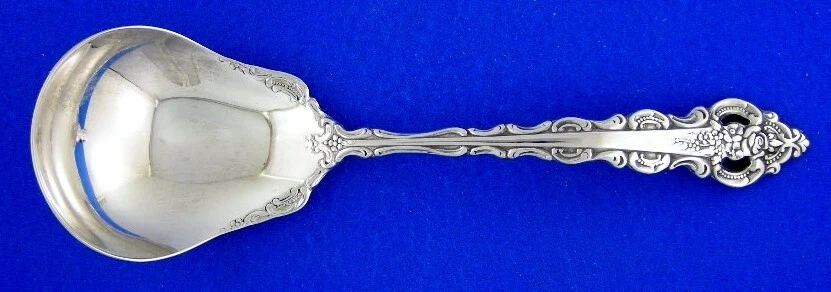 Oneida Da Vinci Gravy Sauce Ladle 7 7/8" Cube Box Heirloom Stainless Flatware