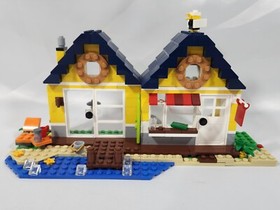 2015 Lego Creator 31035 Beach Hut