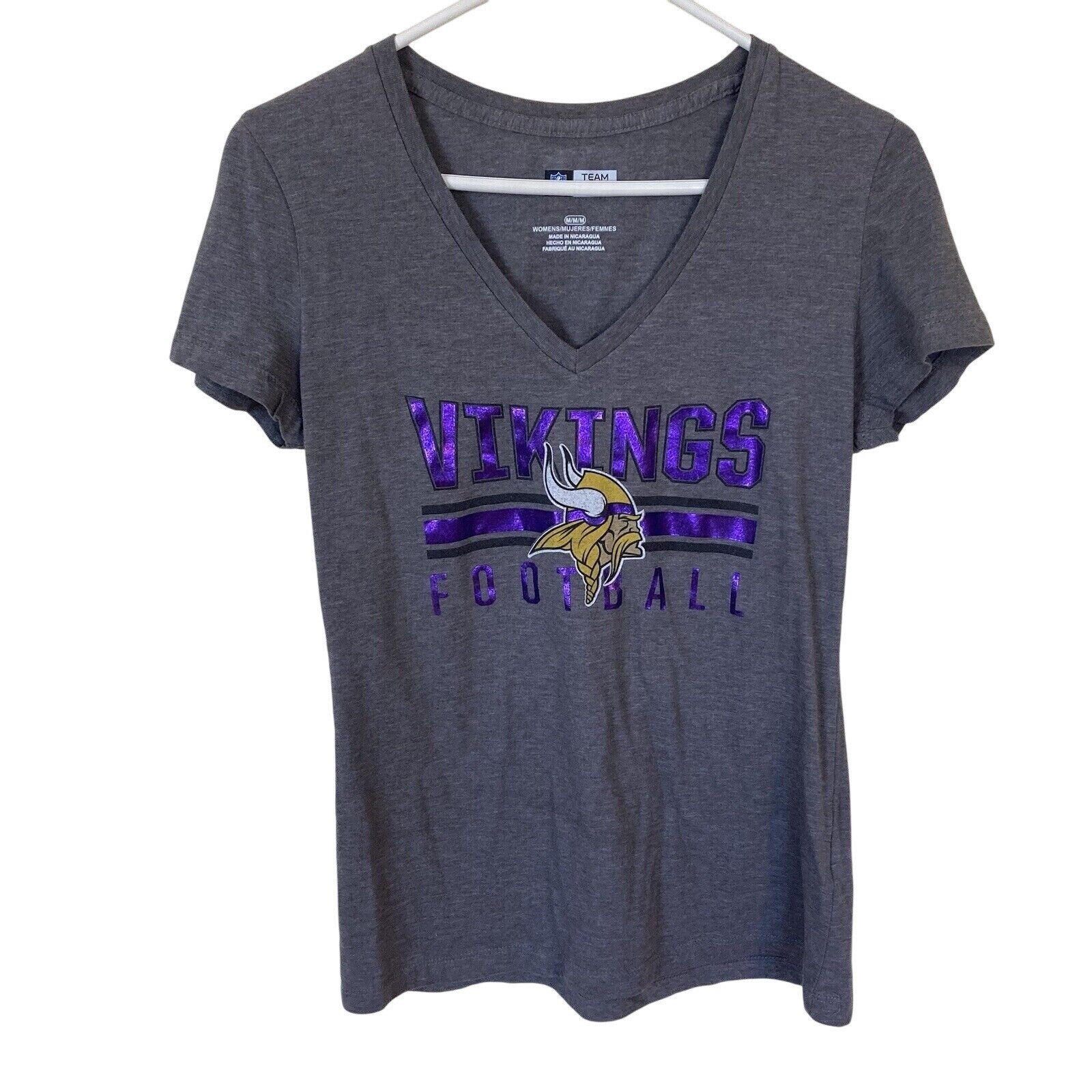 Team Apparel Medium Women Short Sleeve T-shirt Vikings Football Graphic