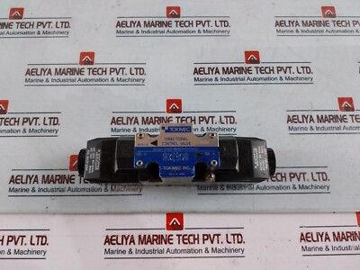Tokimec DG4V-3-6C-M-P2-T-7-52 Directional Control Valve