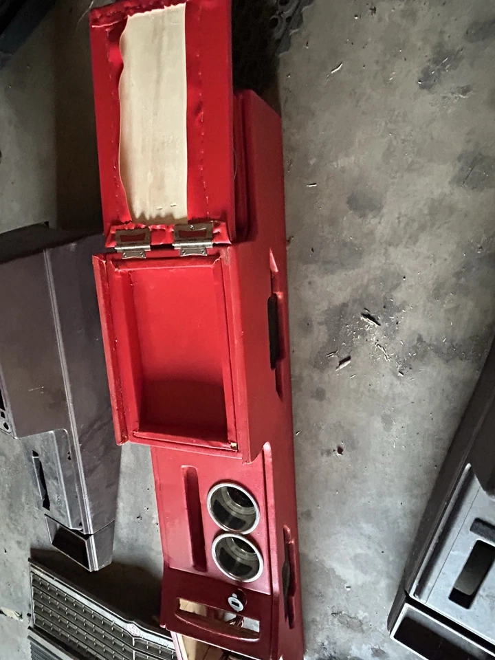 Portavasos consola central LED personalizado Chevy Malibu rojo Foto 3 de 4