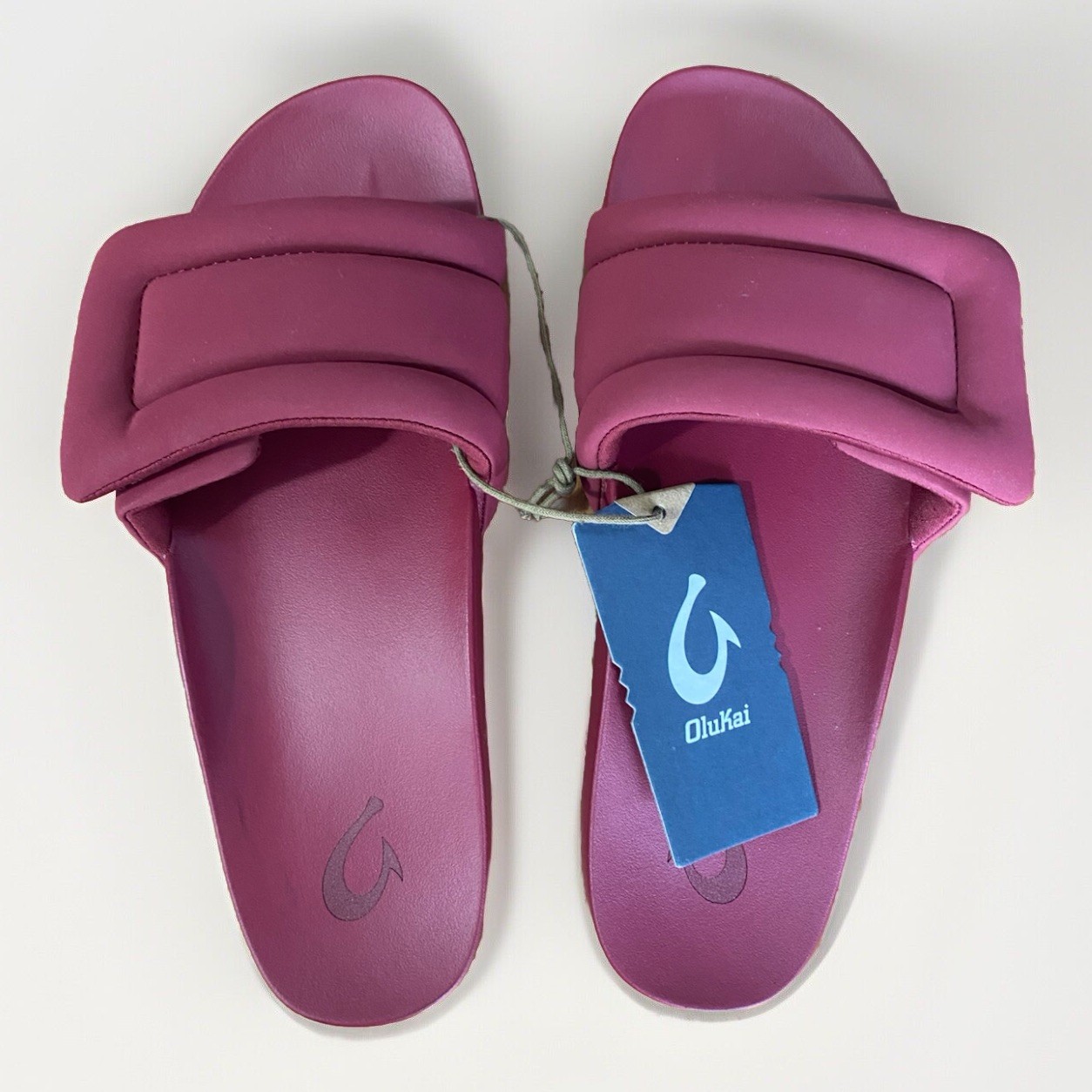 Olukai Womens Sunbeam Slides in Loganberry Red Size 9 New Without Box