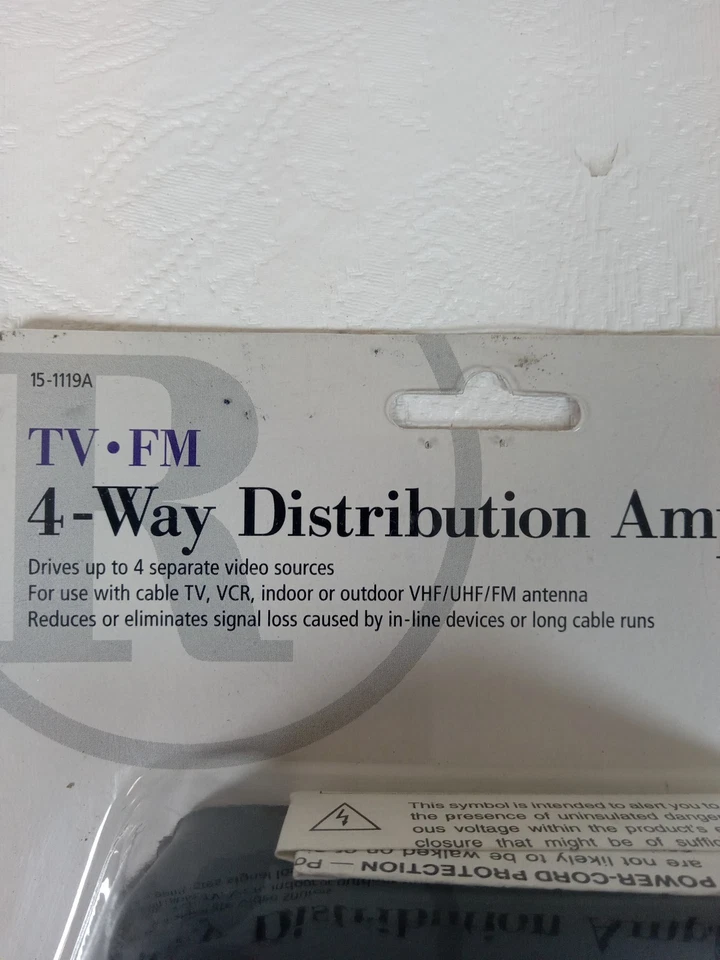 Radio Shack 15-1119A 4-Way TV FM Distribution Amplifier 1 Input, 4 Outputs - Image 2 of 4
