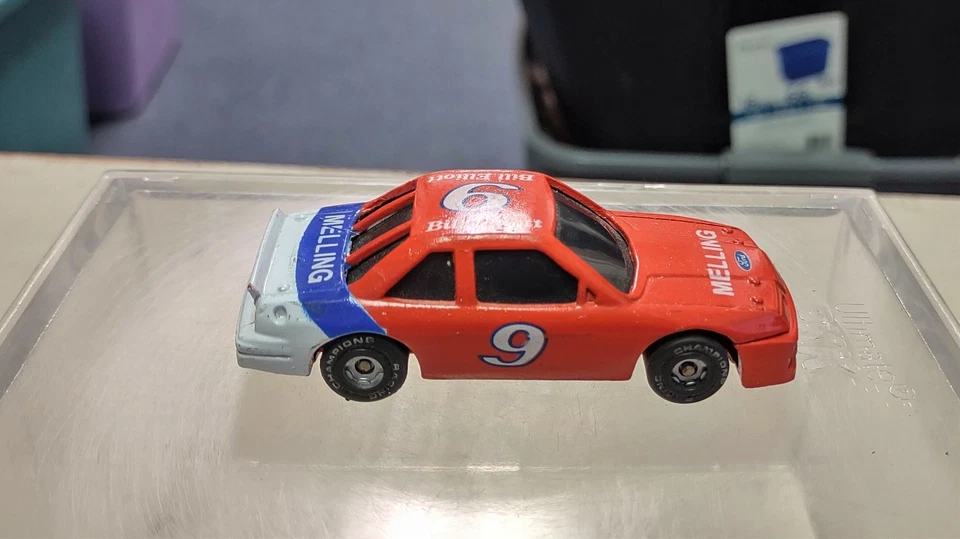 Coche diecast suelto vintage 1989 Racing Champions 1:64 #9 Bill Elliott/Melling Foto 3 de 4