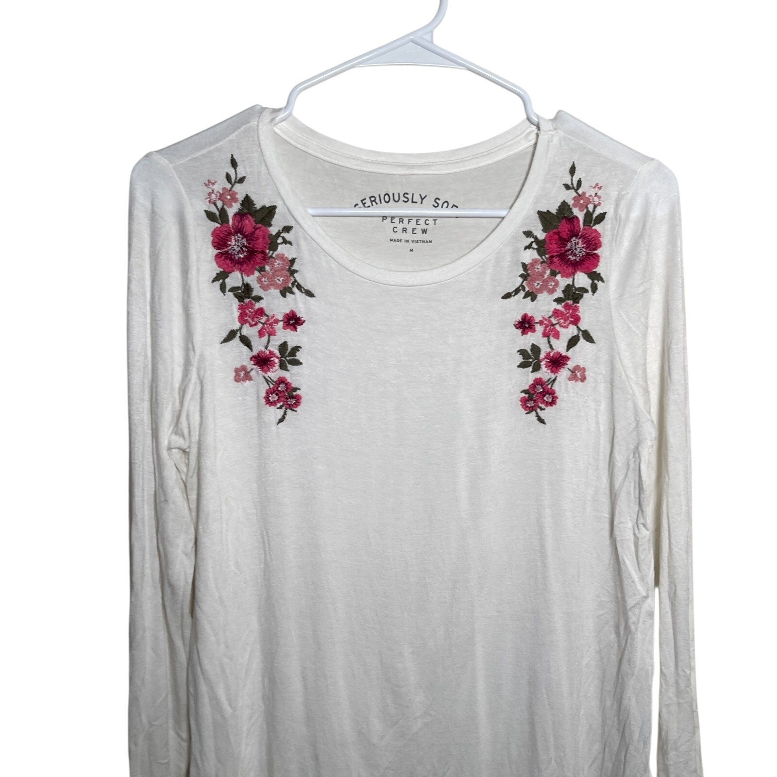 Aero T-Shirt Women's Medium Embroidered Crew Neck Shirt Top Boho Floral Casual