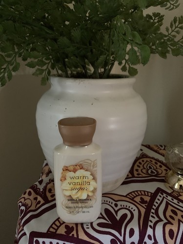 BATH & BODY WORKS ZUCCHERO VANIGLIATO CALDO - 3 OZ ciascuno - Foto 2 di 5