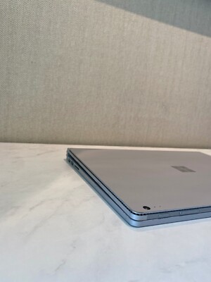 Microsoft Surface Book 13.5 inch (128GB, Intel Core i5 6th Gen