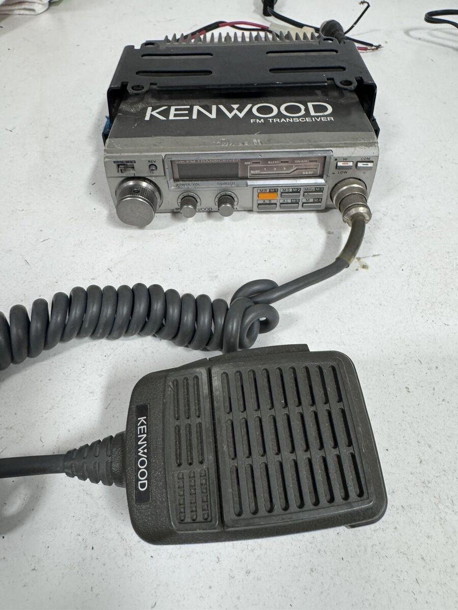 KENWOOD FMトランシーバー 有難かっ TM-201 本体とマイク付 FC-10 KENWOOD FMトランシーバー 有難かっ TM-201 本体とマイク付 FC-10