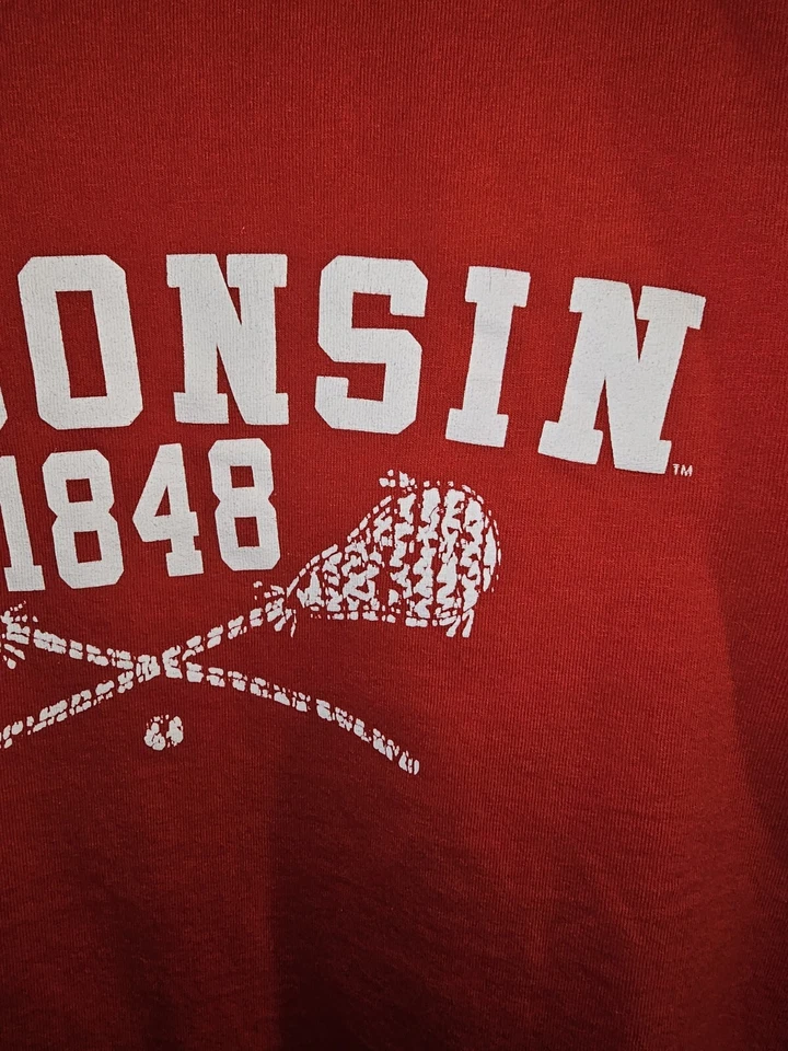 Camiseta de la Universidad de Wisconsin estilo antiguo XL para hombre roja con logotipo gráfico NCAA Foto 3 de 4