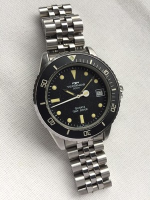Vintage Technos Sky Diver Quartz Swiss Made Watch