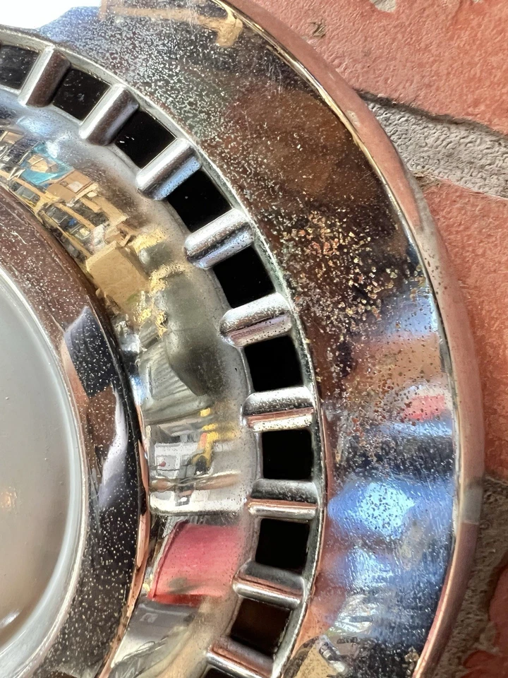 55 56 57 Pontiac Dog Dish HUB CAPS Set of 4 Hubcaps 1955 1956 1957 - Image 3 of 4