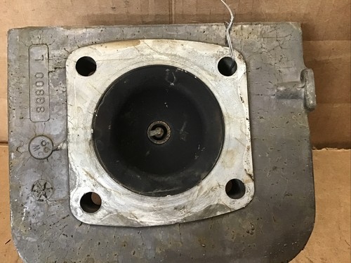 Head Left Engine # 8G8-11121-00-00 Yamaha 1990 Ovation 340 Snowmobile - Picture 10 of 12