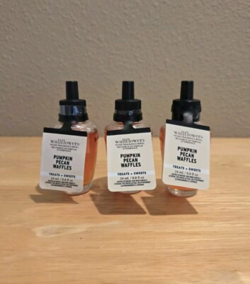 Bath and Body Works Pumpkin Pecan Waffle  Wallflower 3 Bulbs Refill
