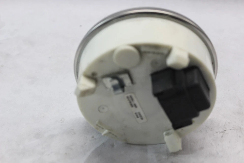 VELOCÍMETRO 24.127 millas 68901-00 2001 H-D Softail Duece FXSTD Foto 4 de 4