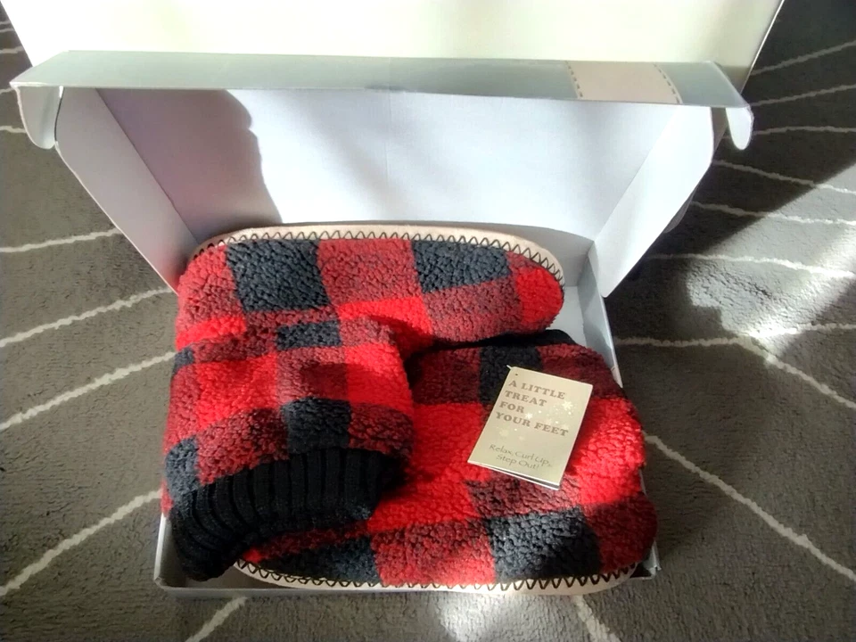 全新带标签带盒拖鞋袜水牛格子图案 — 第 3/4 张图片