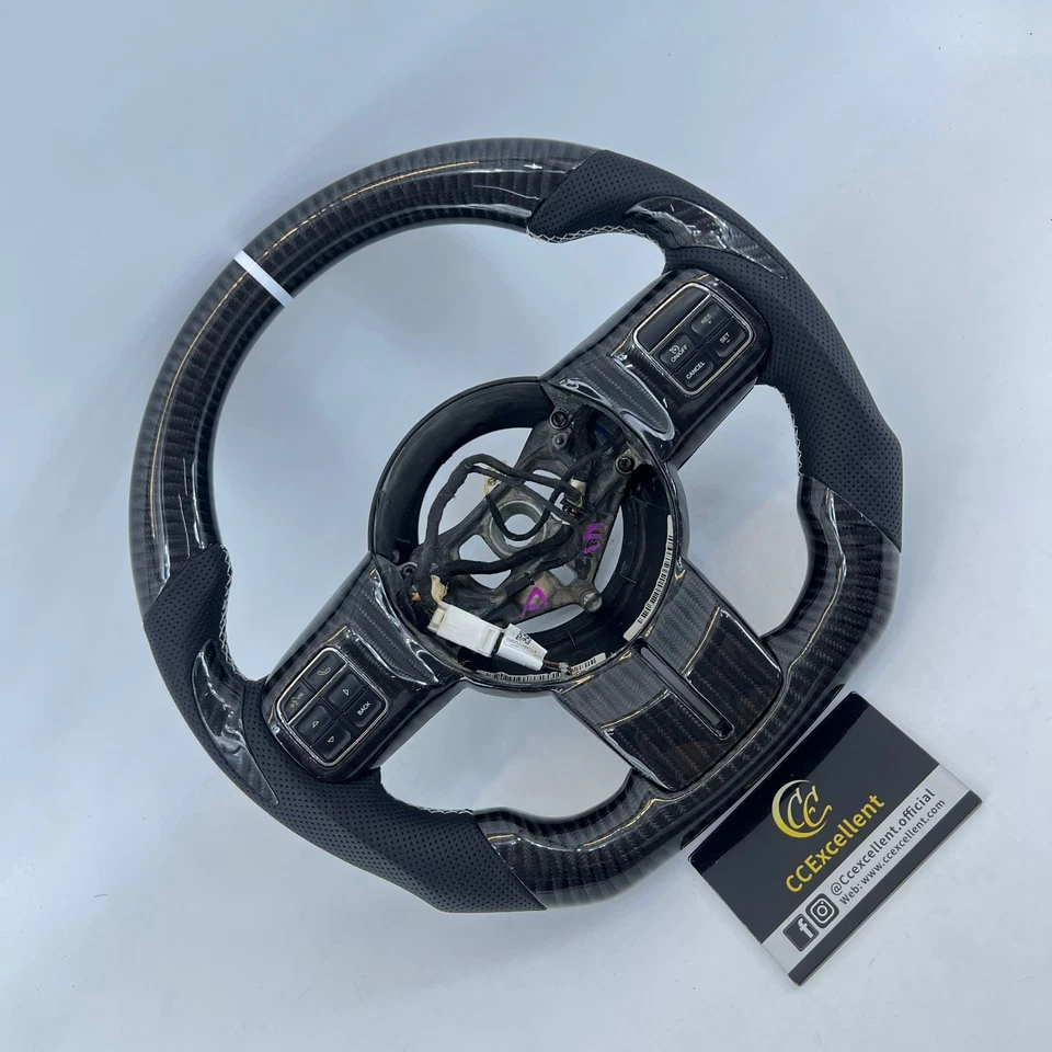 Volante de fibra de carbono real para Jeep Wrangler JK Grand Cherokee 2011-2017 Foto 3 de 4