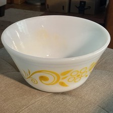 Vintage Federal Glass Yellow Daisy Flower Scrolls Milk Glass Mixing Bowl 8" MCM