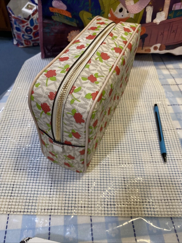 Michael KORS Jet Set Charm Bolsa de Viaje Grande con Cremallera Vainilla Multicolor - Precio de venta sugerido por el fabricante 128 USD Foto 4 de 4