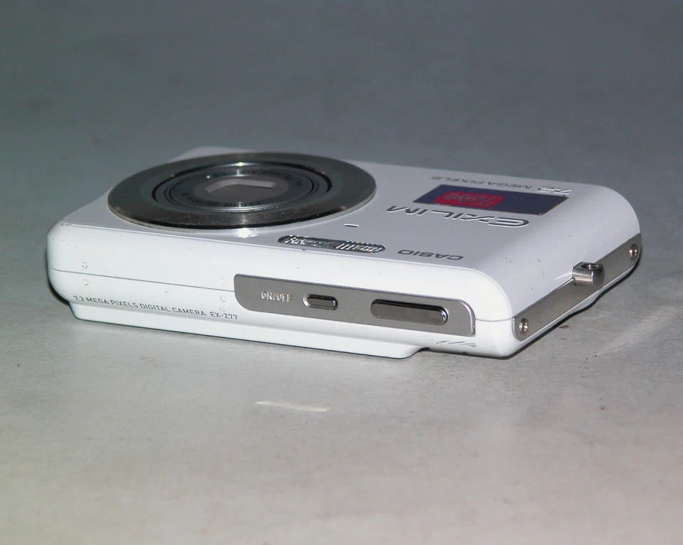 Reconditioned - Casio EXILIM ZOOM EX-Z77 7.2MP Digital Camera - White #5721 - Image 3 of 4