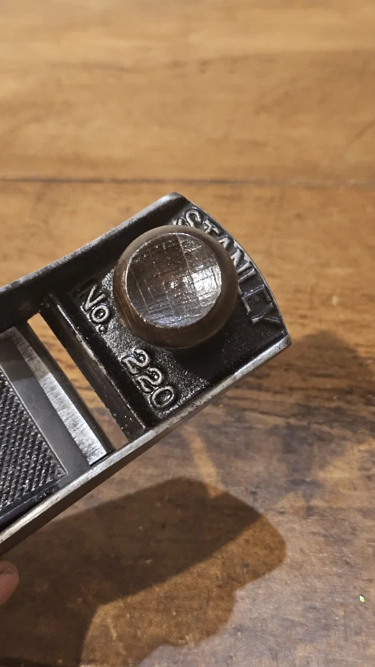 Stanley No 220 Block Plane. Made in England. - Image 2 of 4