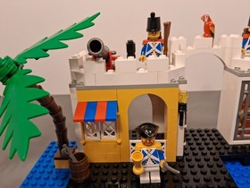 Lego Pirates Imperial Soldiers 6267 Lagoon Lock-Up Set: 100% Comp w/Inst/Box/Cat