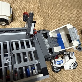 Lego 7744 Town City Police Headquarters 95% Complete With Vehicles Manuals As Is