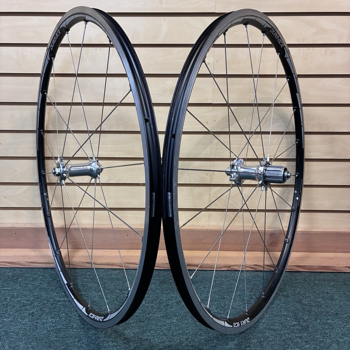 Shimano Dura-Ace Wheelset 10 Speed Tubeless Road Bike WH-7800/7801