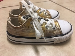 toddler size 8 converse
