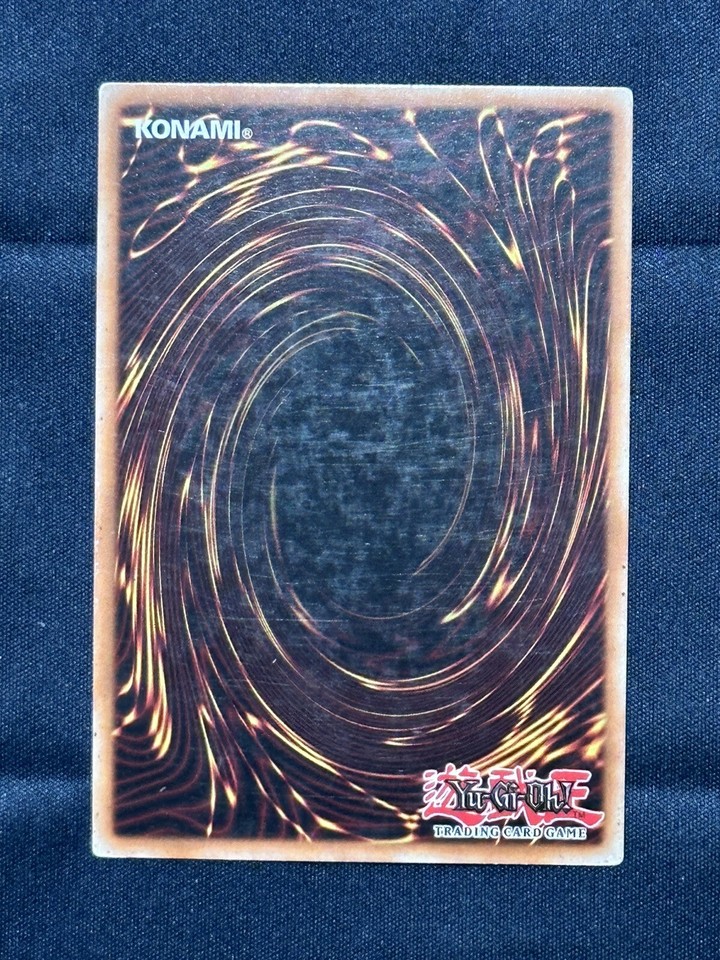 YuGiOh! TCG BlueEyes White Dragon 2017 MegaTins CT14EN002 Secret