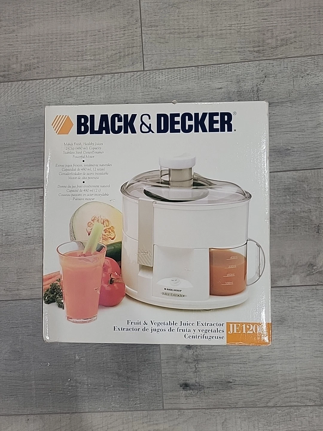 BLACK+DECKER JE1200 200-Watt Fruit Vegetable Juicer Extractor New Open Box