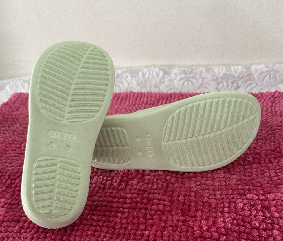 Women's Crocs Getaway Platform Toe Loop sandals i… - image 5