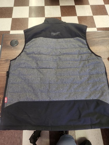 Men's Large M12 12-Volt Lithium-Ion Cordless Axis Gray Heated Quilted Vest Kit - Picture 4 of 4