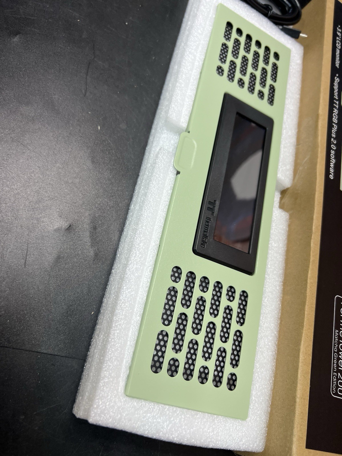 Photo 2/8