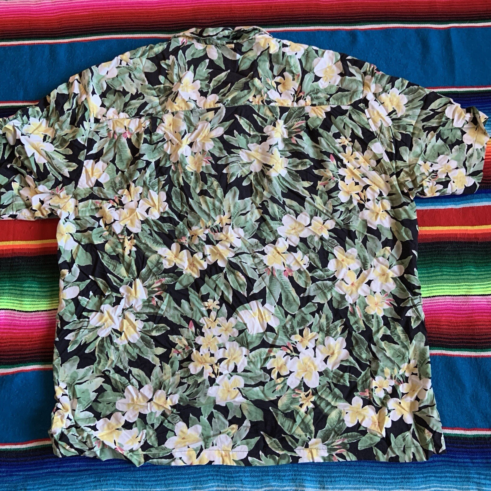 Paradise Found Vintage Mens Hawaiian Shirt Button Up Floral Size ~XL