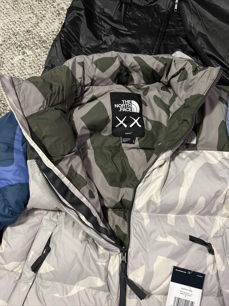 NEW KAWS x The North Face Retro 1996 Nuptse Jacket Moonlight NEW KAWS x The North Face Retro 1996 Nuptse Jacket Moonlight