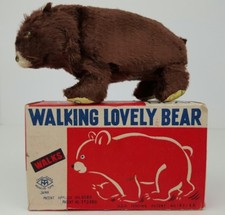 Vintage Trade Mark Modern Toys Japan Walking Lovely Bear Wind Up w/ Box VG