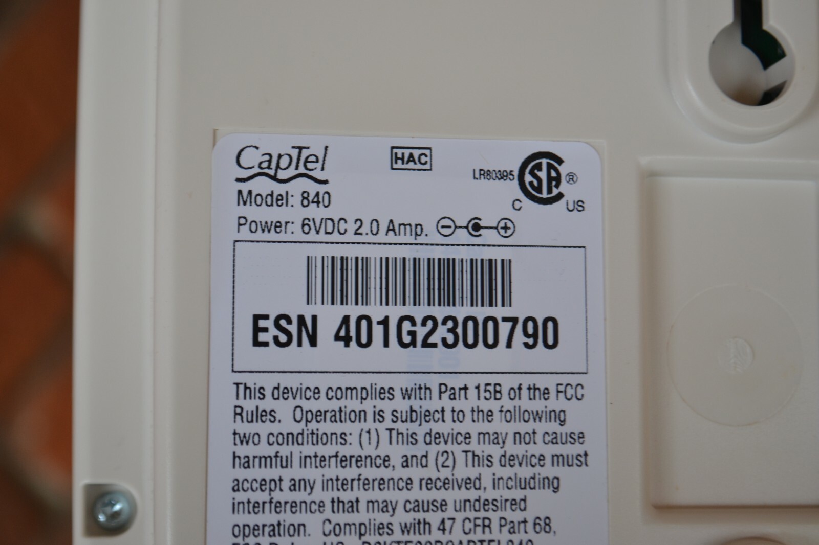 CapTel 840 Real Time Closed Cation Phone For Hearing Impaired Works Great! 