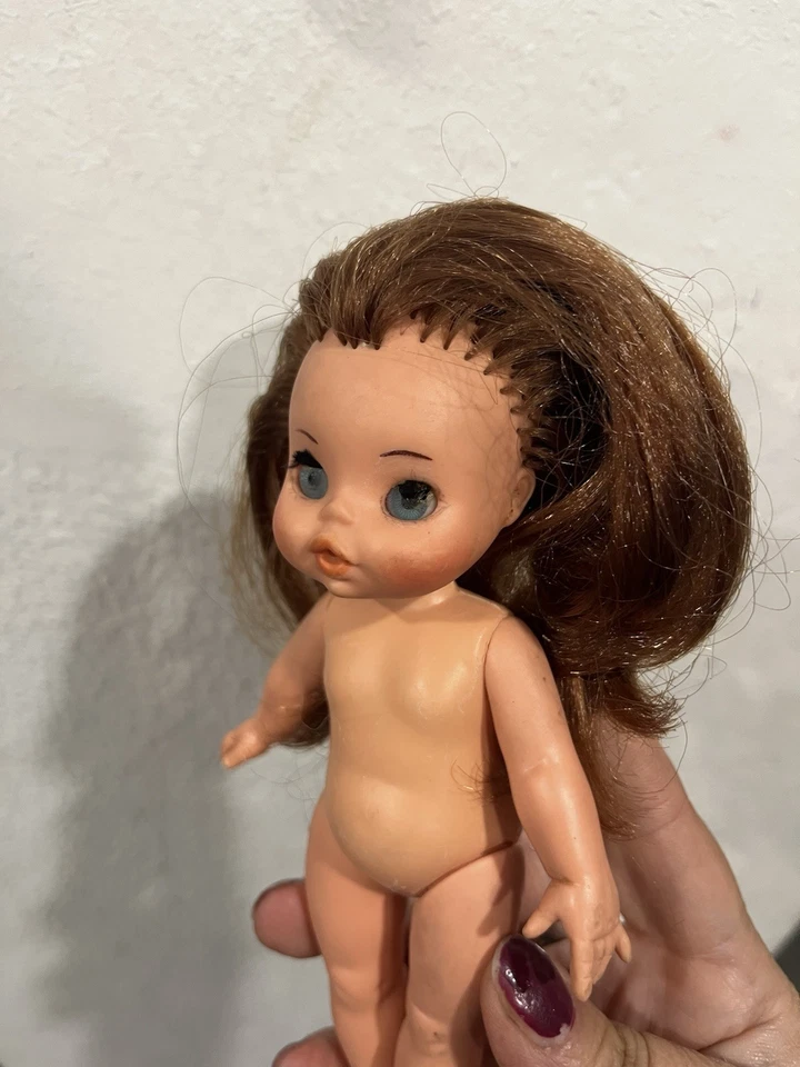 Furga Mini Bambola Vintage Laura - Immagine 3 di 4