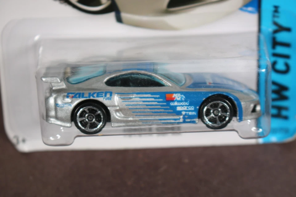 Toyota Supra HW City Falken KMART KDAYS color exclusivo LQQK de Hot Wheels Foto 2 de 4
