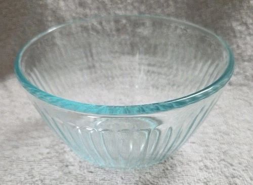Pyrex 7401-S Ribbed Clear Glass 3-Cup Bowl Ovenproof Dishwasher Safe Made in USA