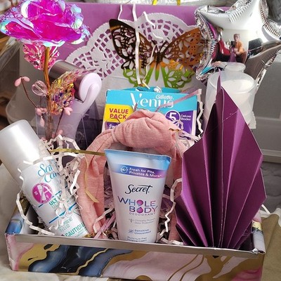Gift Basket w/ Secret Whole Body Deodorant & Gillette Venus Razor, Butterfly