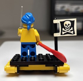 LEGO Pirates: Shipwrecked Pirate (1713 1733) Complete Set with Minifigure